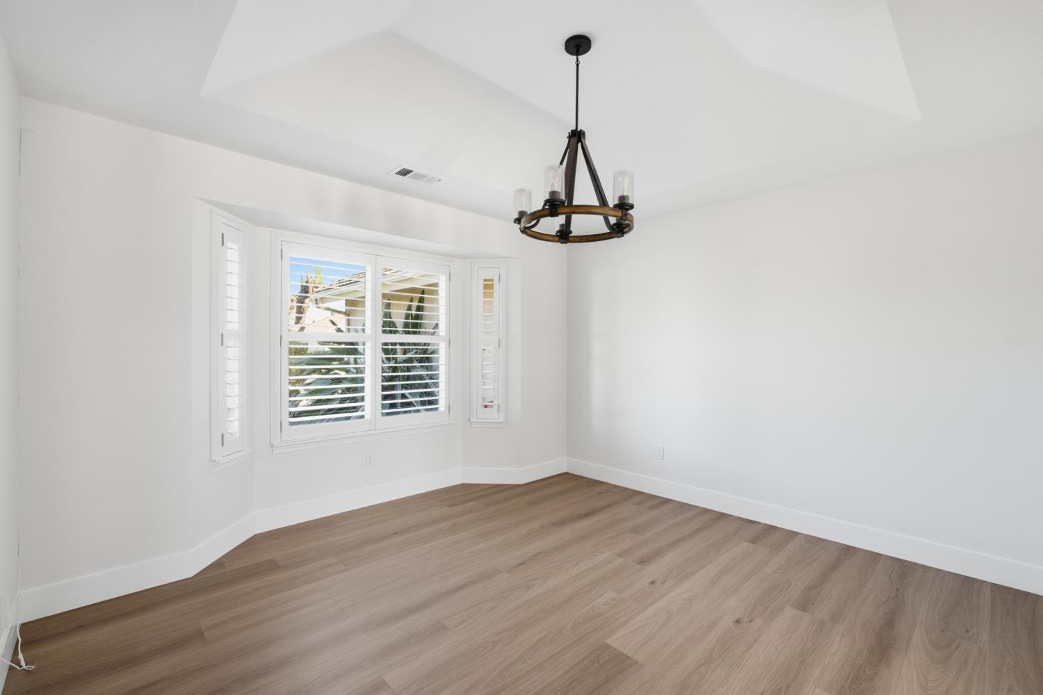 345 S Acacia Dr, Lemoore, CA 93245