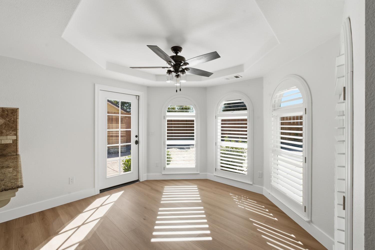345 S Acacia Dr, Lemoore, CA 93245