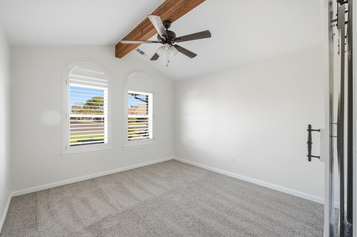 345 S Acacia Dr, Lemoore, CA 93245