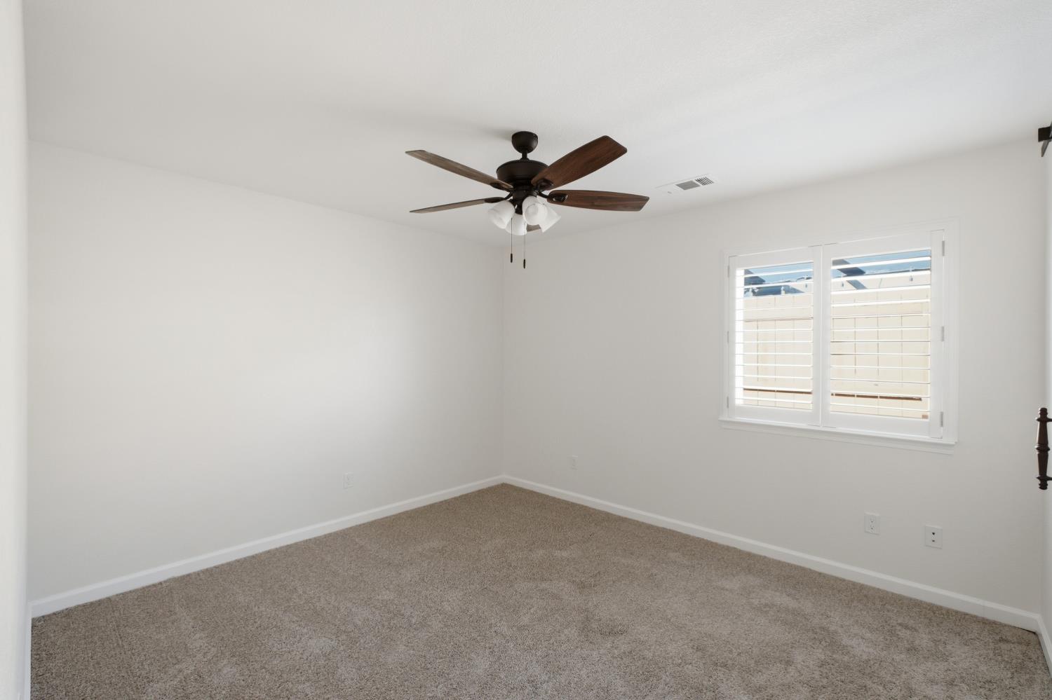 345 S Acacia Dr, Lemoore, CA 93245