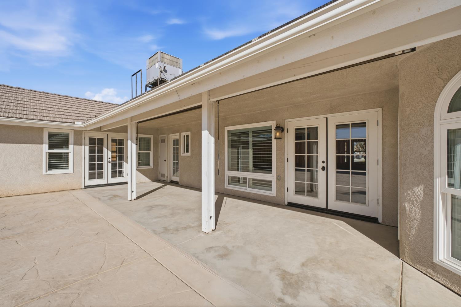 345 S Acacia Dr, Lemoore, CA 93245