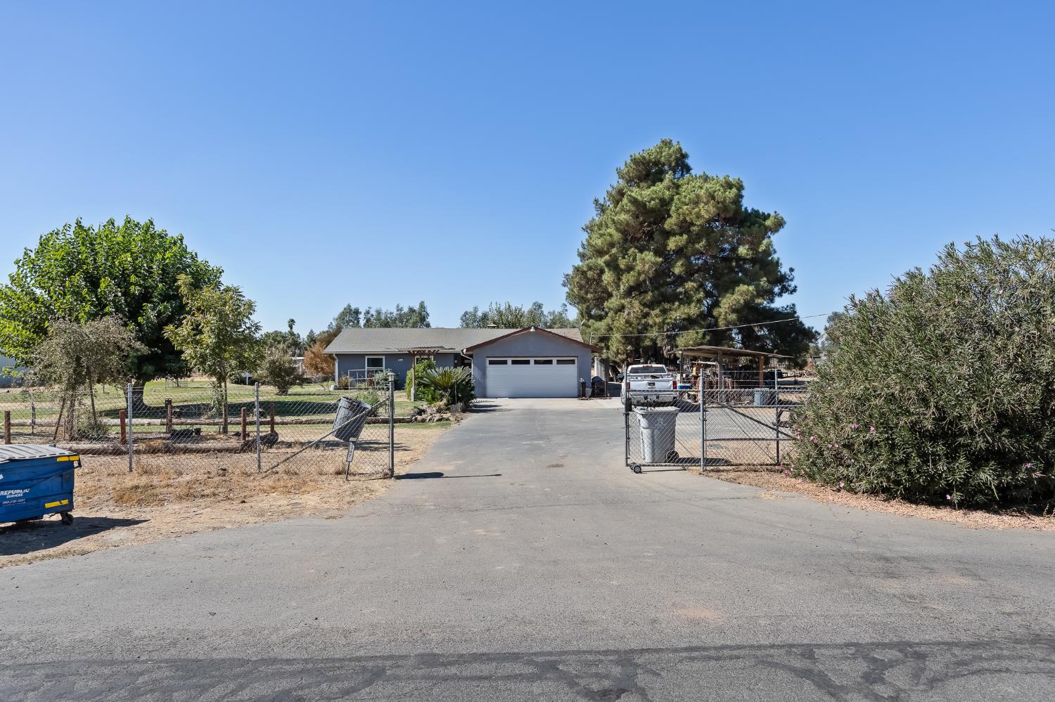 2347 N Ring Ave, Fresno, CA 93723