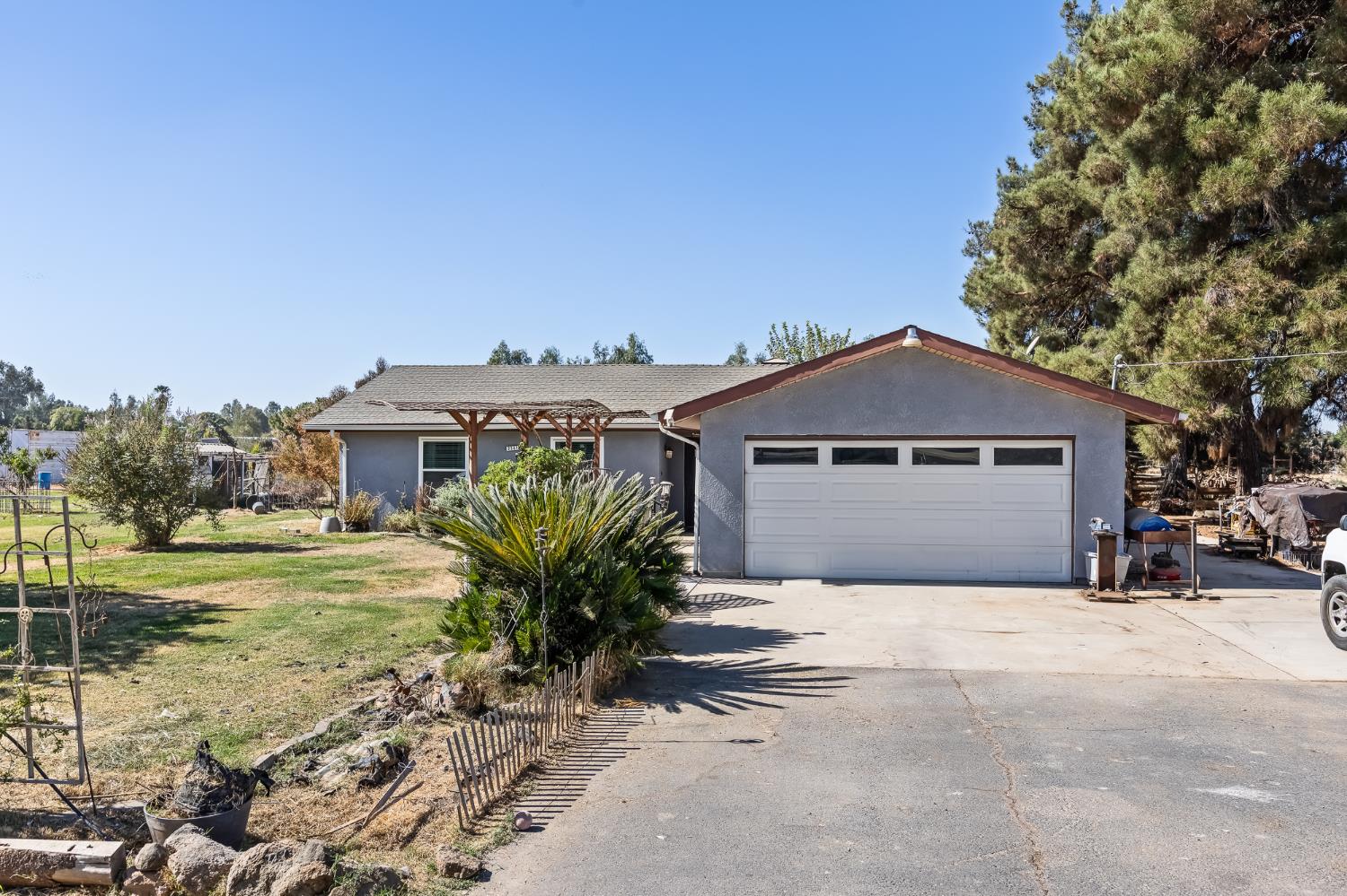 2347 N Ring Ave, Fresno, CA 93723
