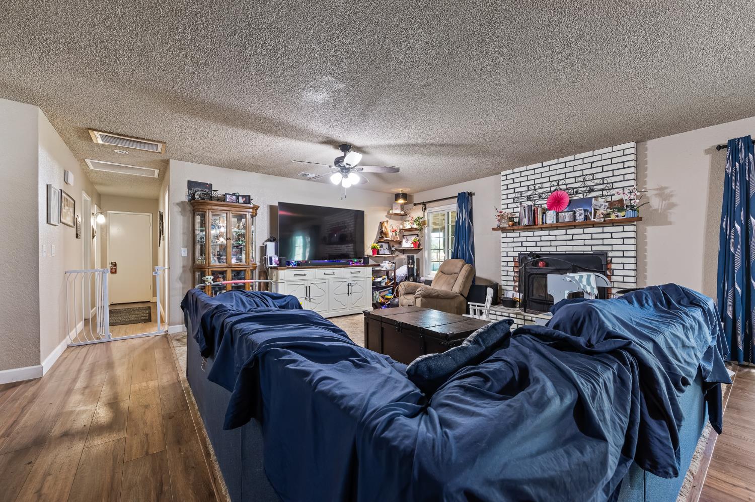 2347 N Ring Ave, Fresno, CA 93723