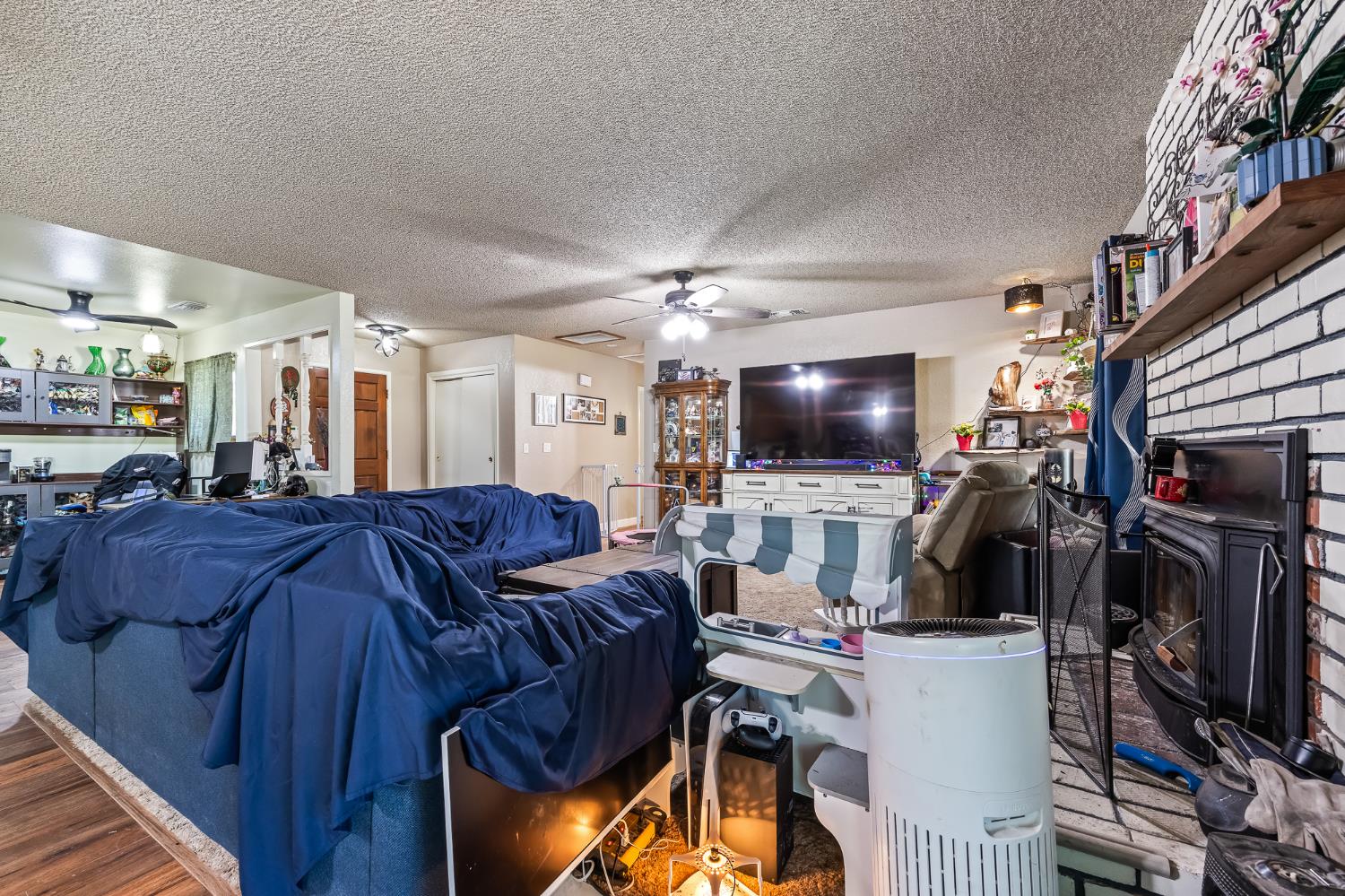 2347 N Ring Ave, Fresno, CA 93723