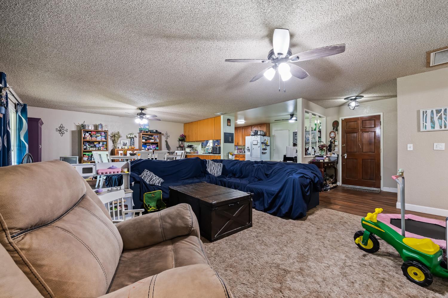2347 N Ring Ave, Fresno, CA 93723