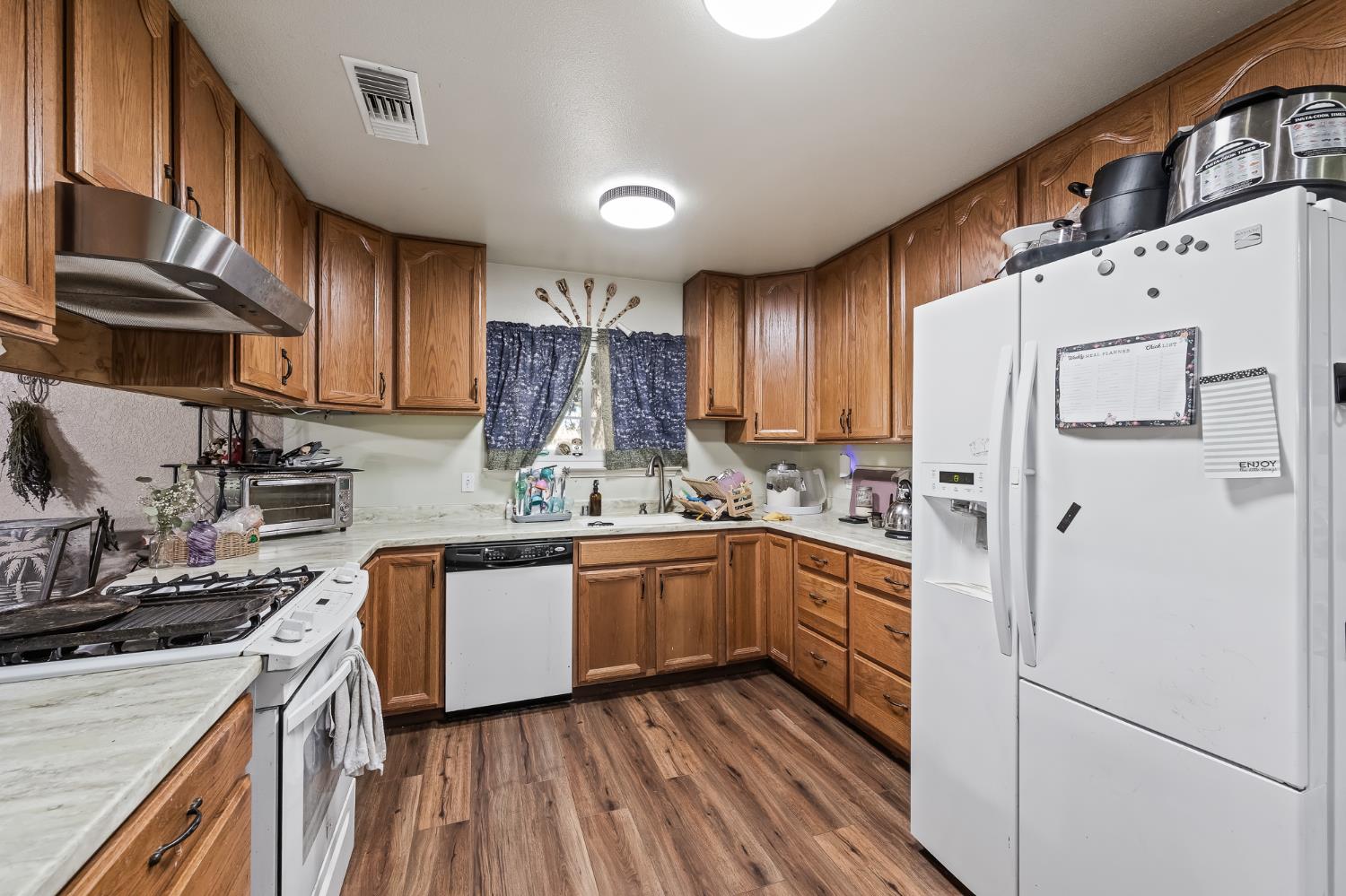 2347 N Ring Ave, Fresno, CA 93723