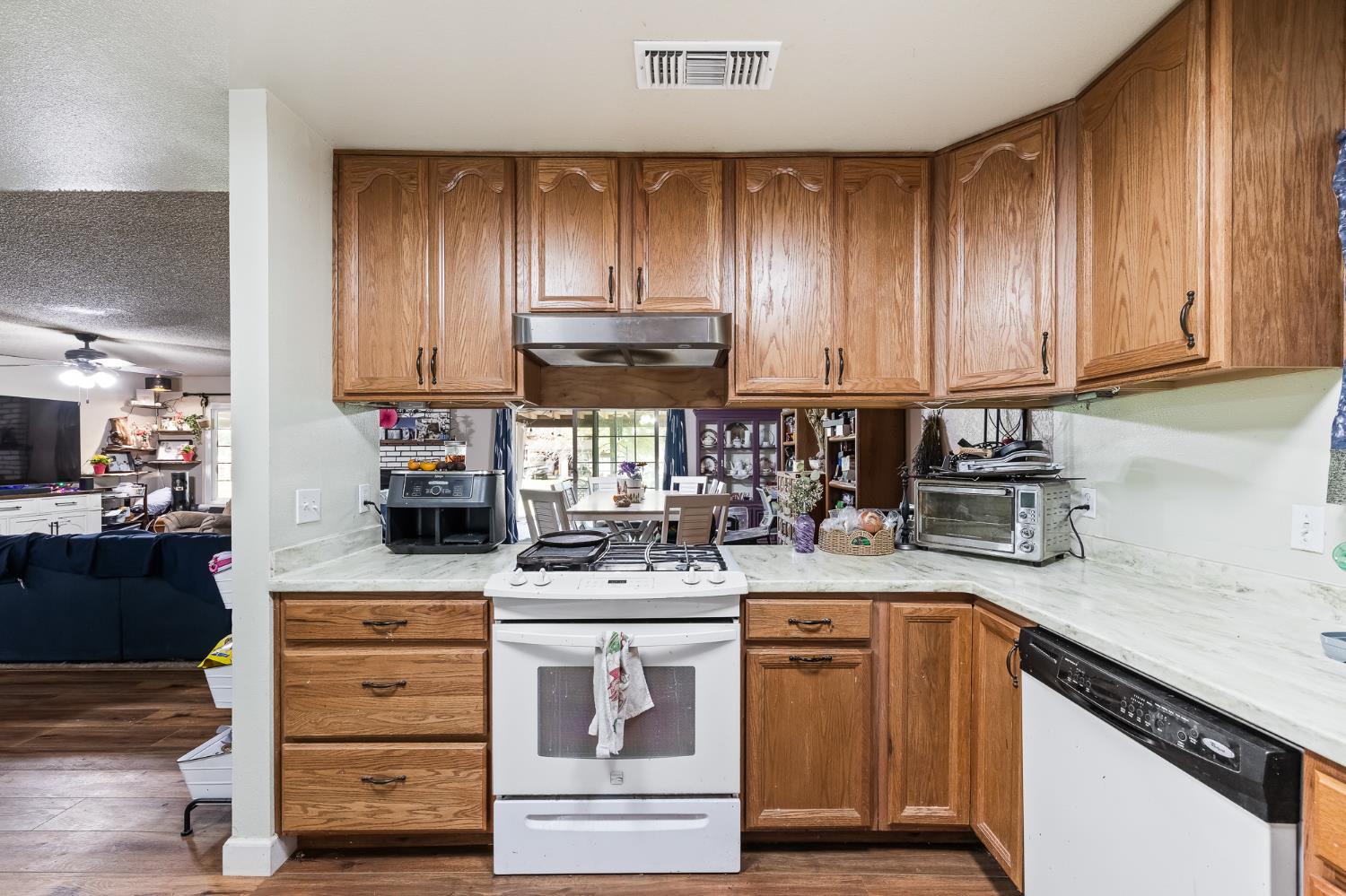 2347 N Ring Ave, Fresno, CA 93723