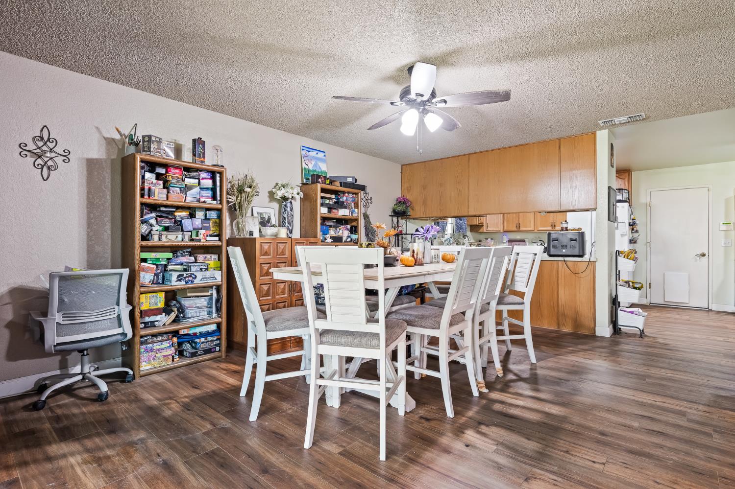 2347 N Ring Ave, Fresno, CA 93723