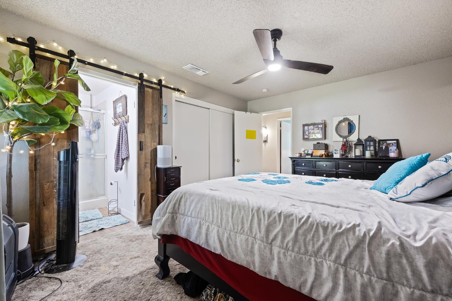 2347 N Ring Ave, Fresno, CA 93723