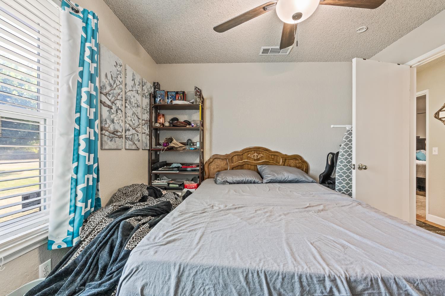 2347 N Ring Ave, Fresno, CA 93723