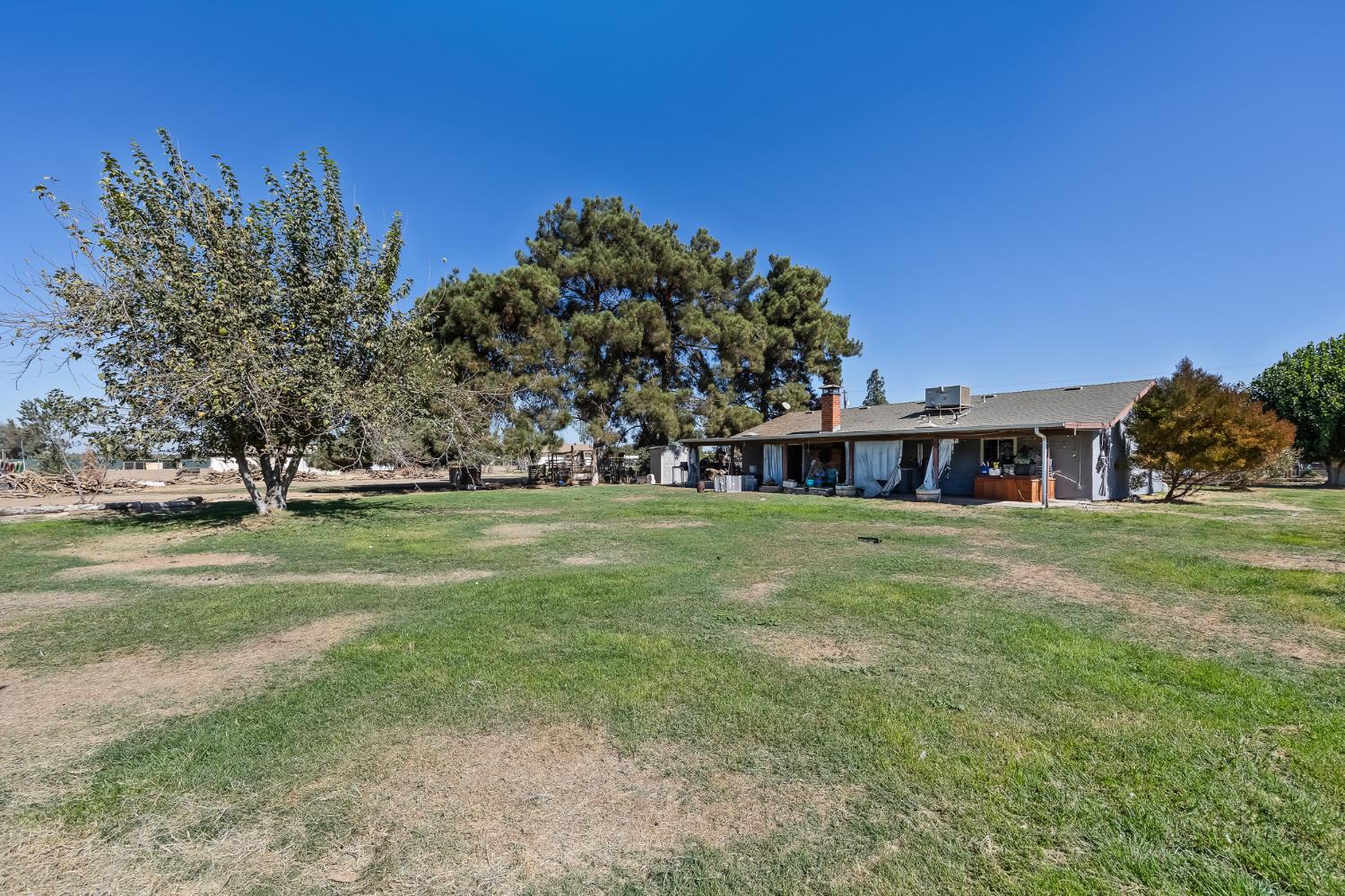 2347 N Ring Ave, Fresno, CA 93723