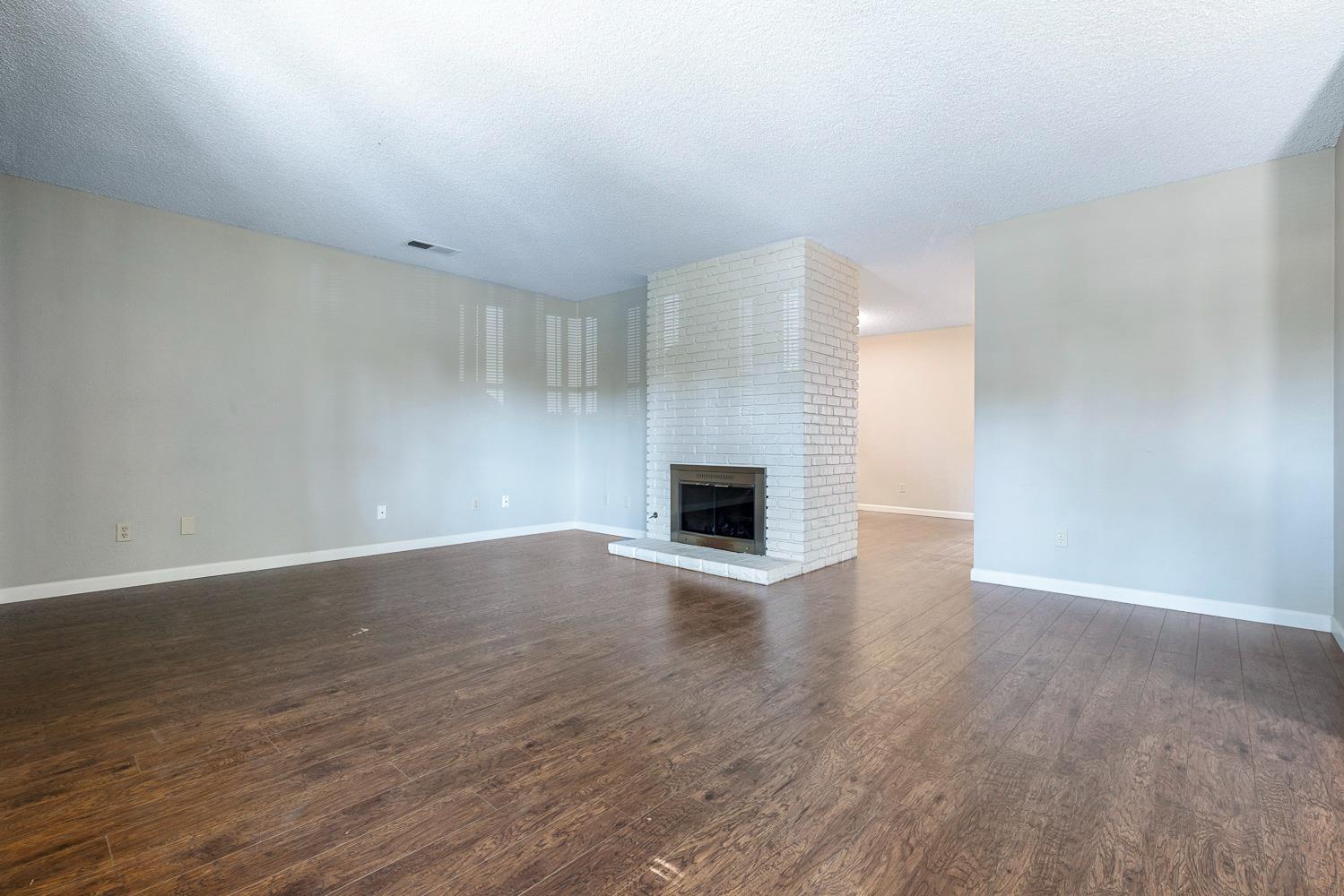 5086 N Forkner Ave, Fresno, CA 93711