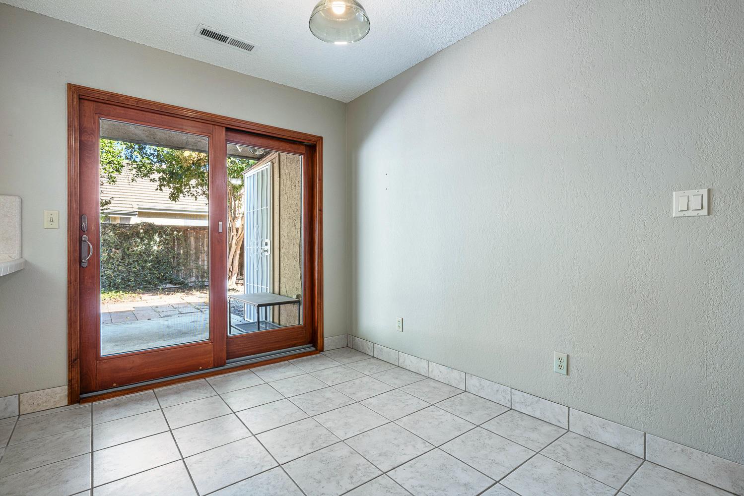 5086 N Forkner Ave, Fresno, CA 93711