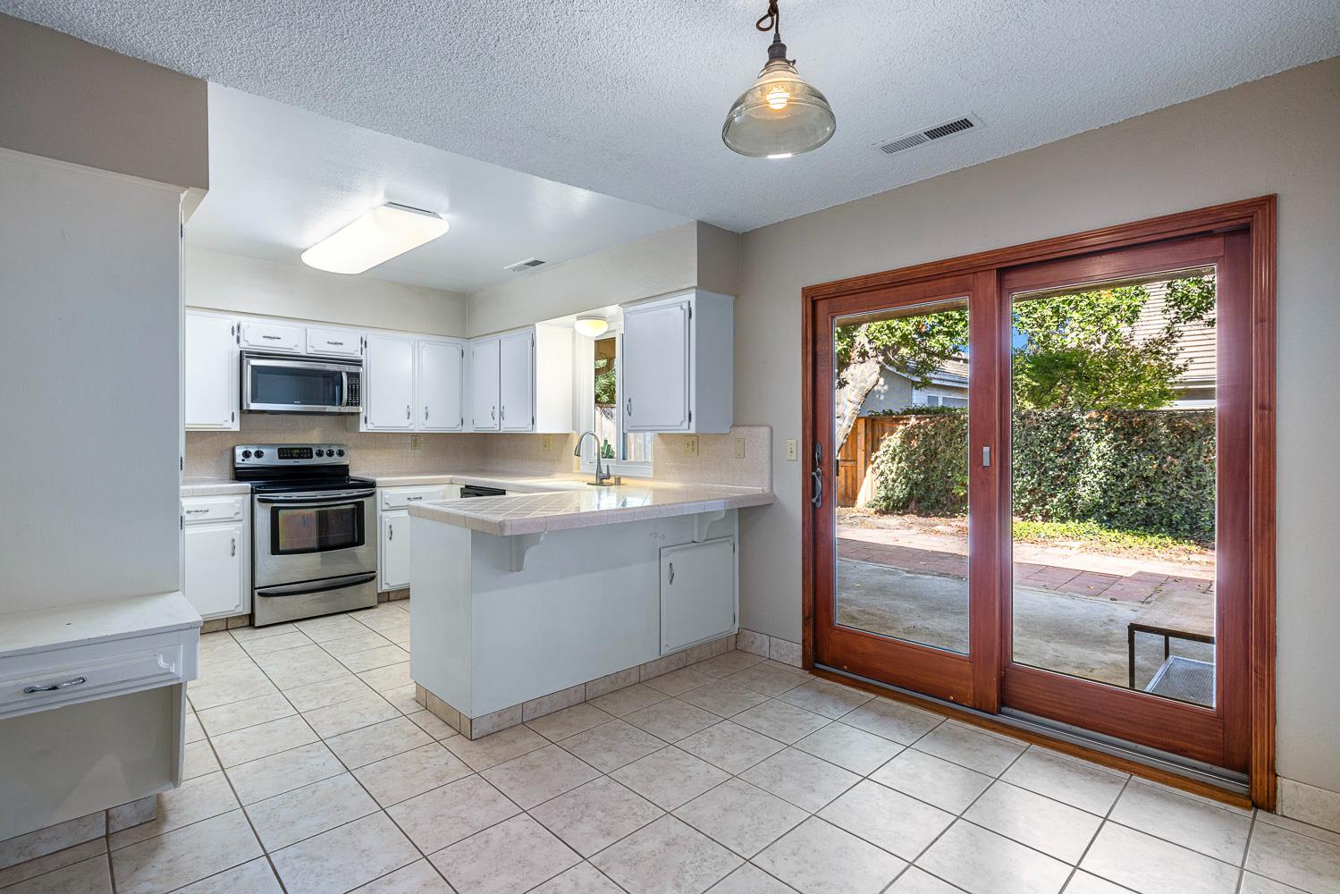 5086 N Forkner Ave, Fresno, CA 93711