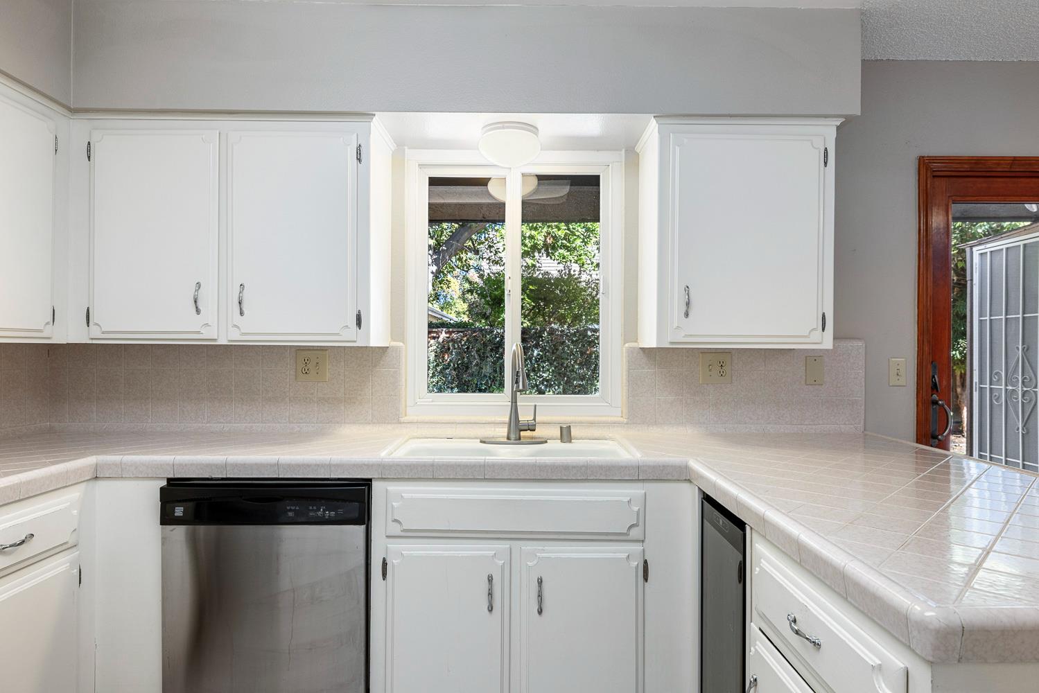 5086 N Forkner Ave, Fresno, CA 93711