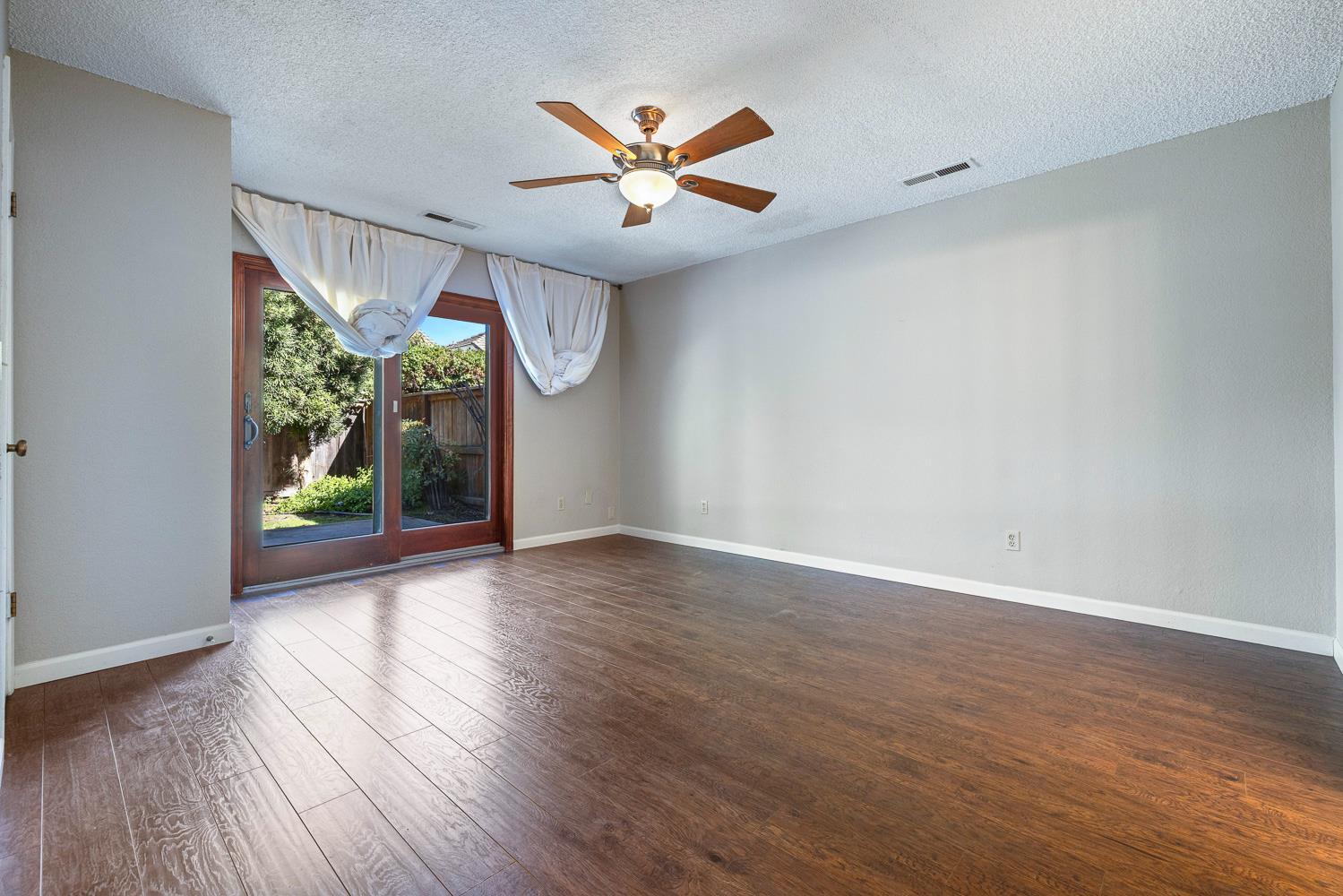 5086 N Forkner Ave, Fresno, CA 93711
