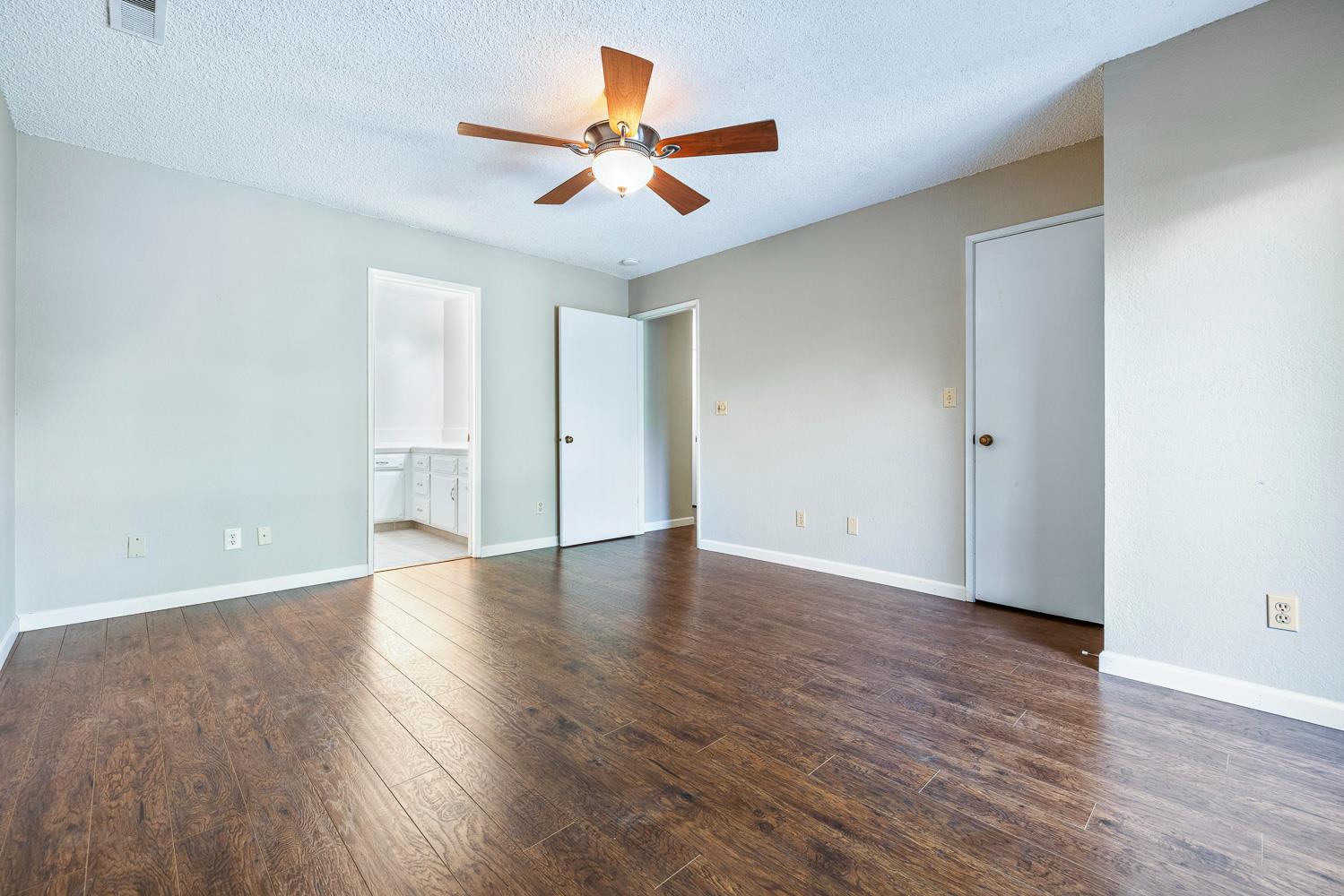 5086 N Forkner Ave, Fresno, CA 93711