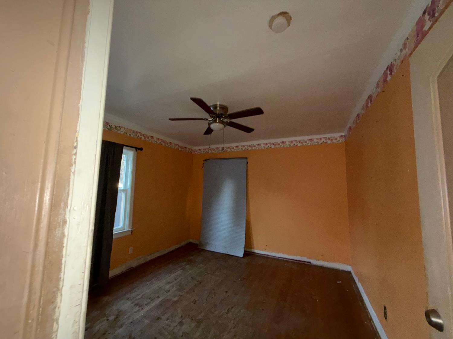 724 W Yosemite Ave, Madera, CA 93637