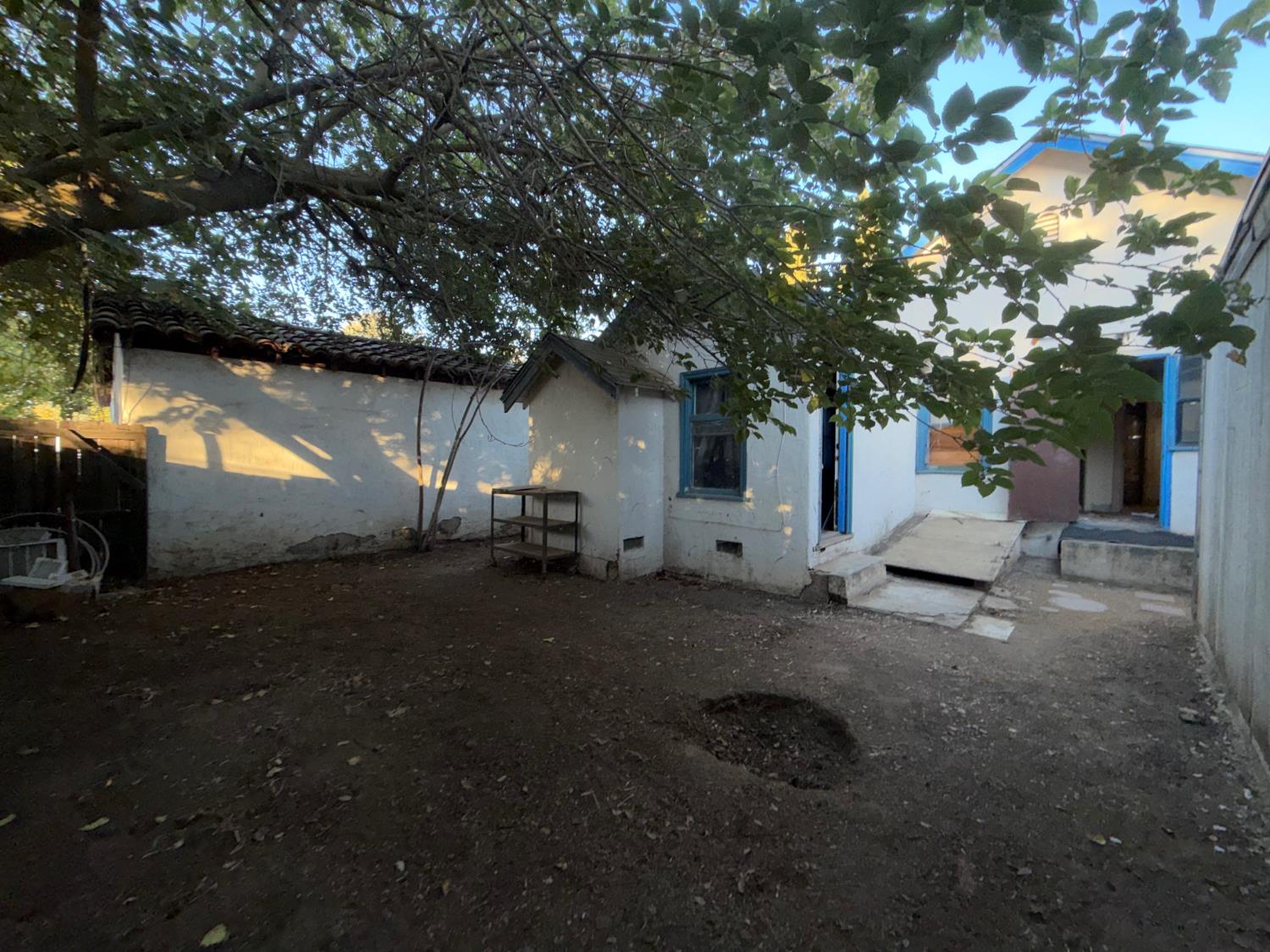 724 W Yosemite Ave, Madera, CA 93637