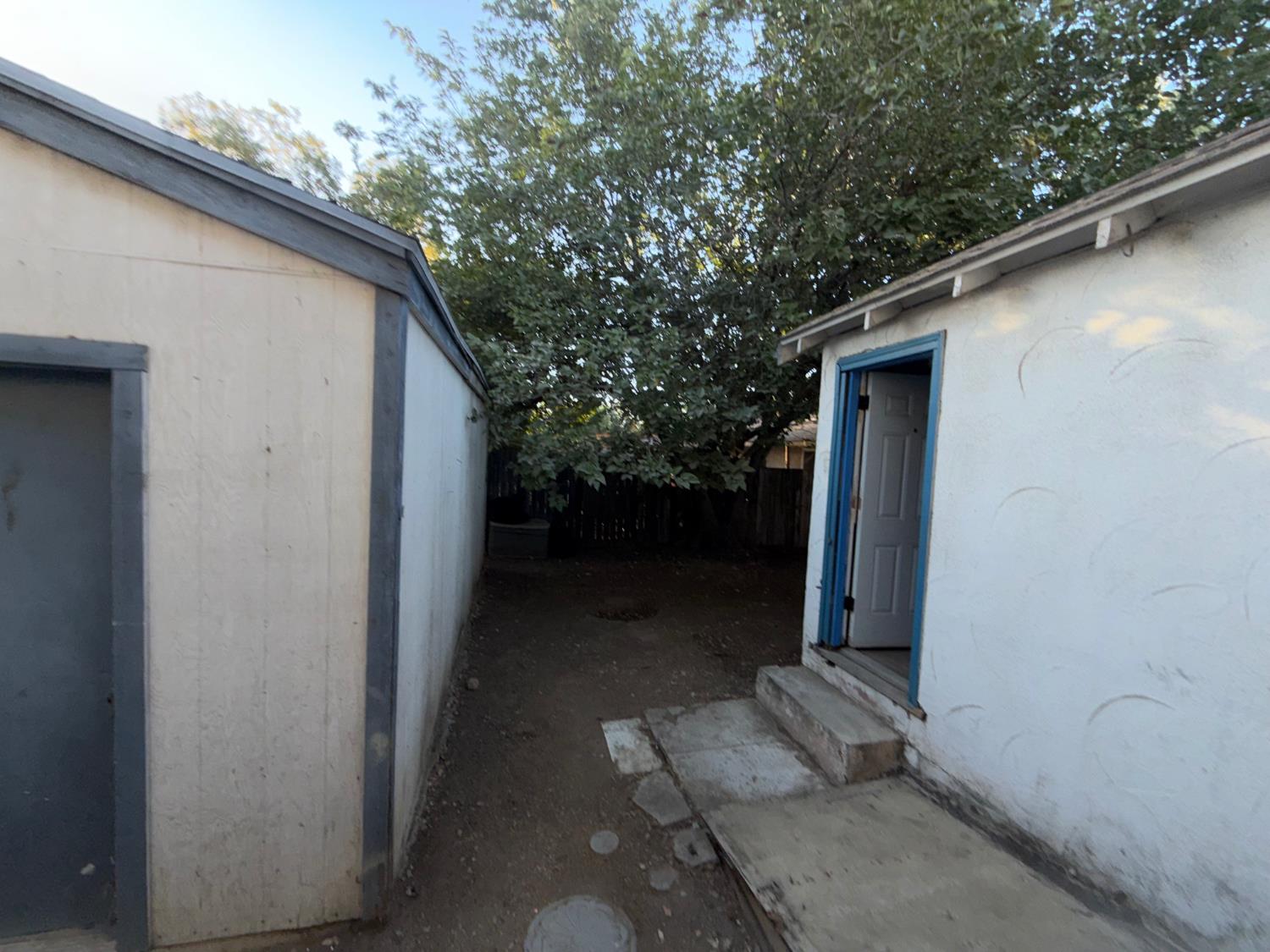 724 W Yosemite Ave, Madera, CA 93637