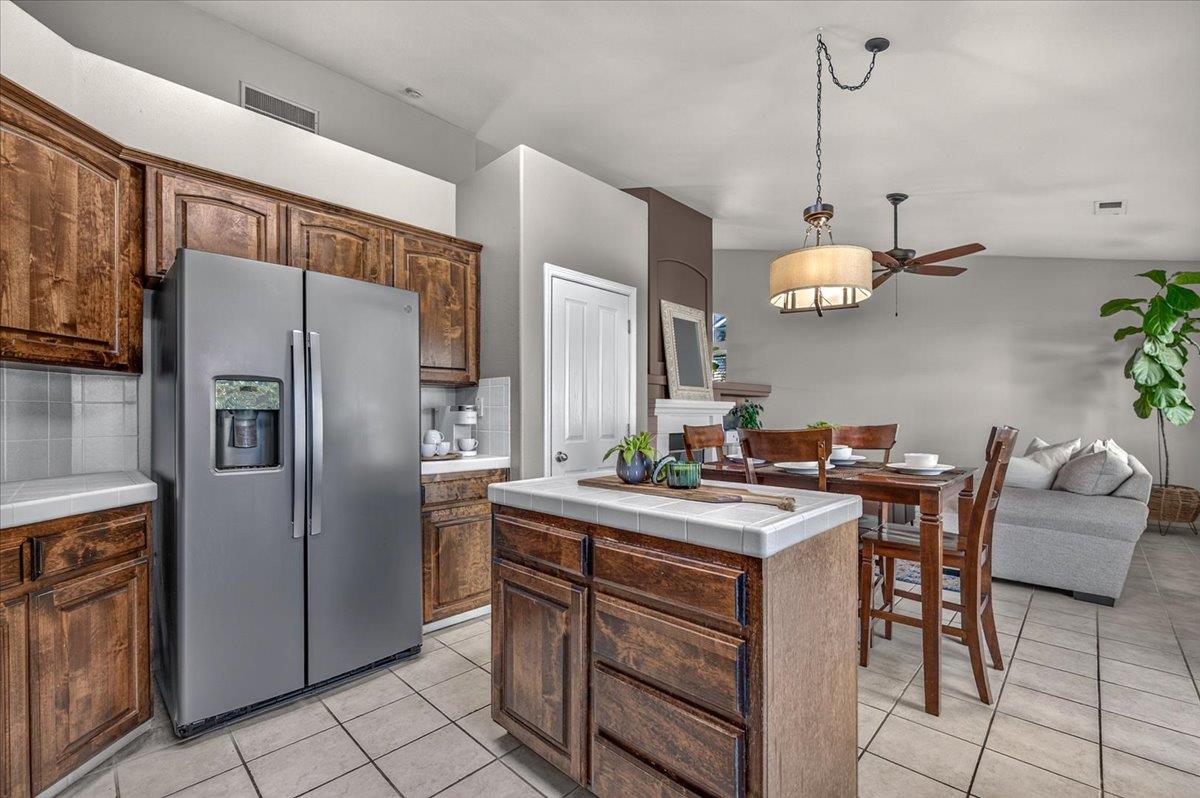 1190 E Carnoustie Ave, Fresno, CA 93730