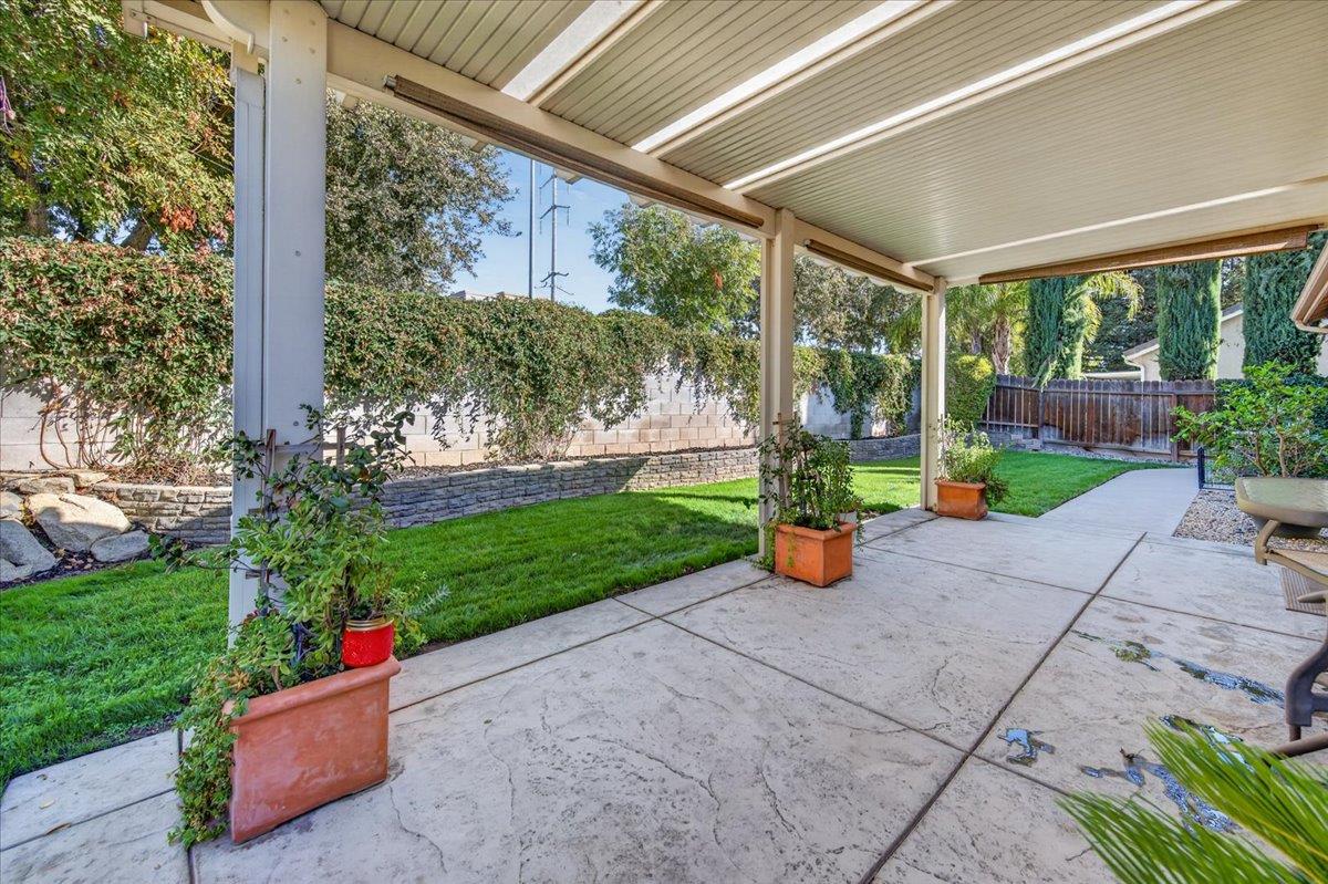 1190 E Carnoustie Ave, Fresno, CA 93730
