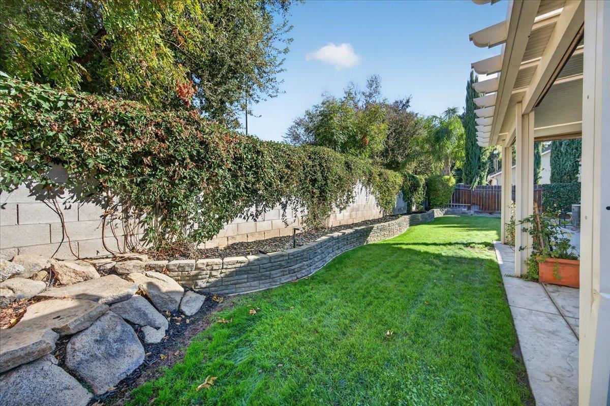 1190 E Carnoustie Ave, Fresno, CA 93730
