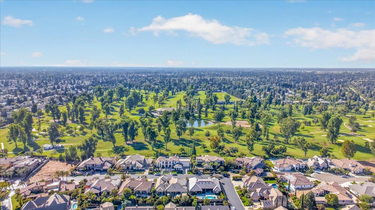 1190 E Carnoustie Ave, Fresno, CA 93730