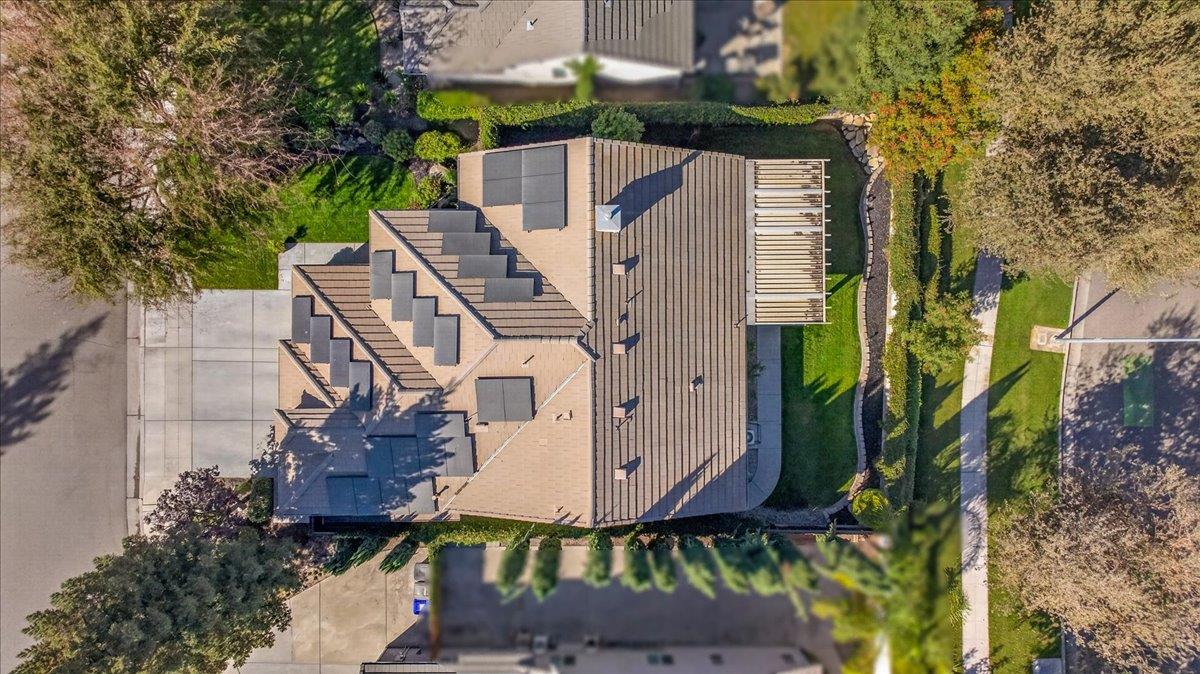 1190 E Carnoustie Ave, Fresno, CA 93730