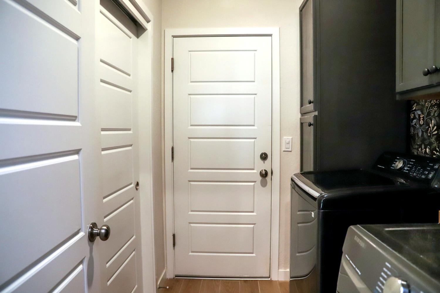 831 Ponderosa Way W, Madera, CA 93636