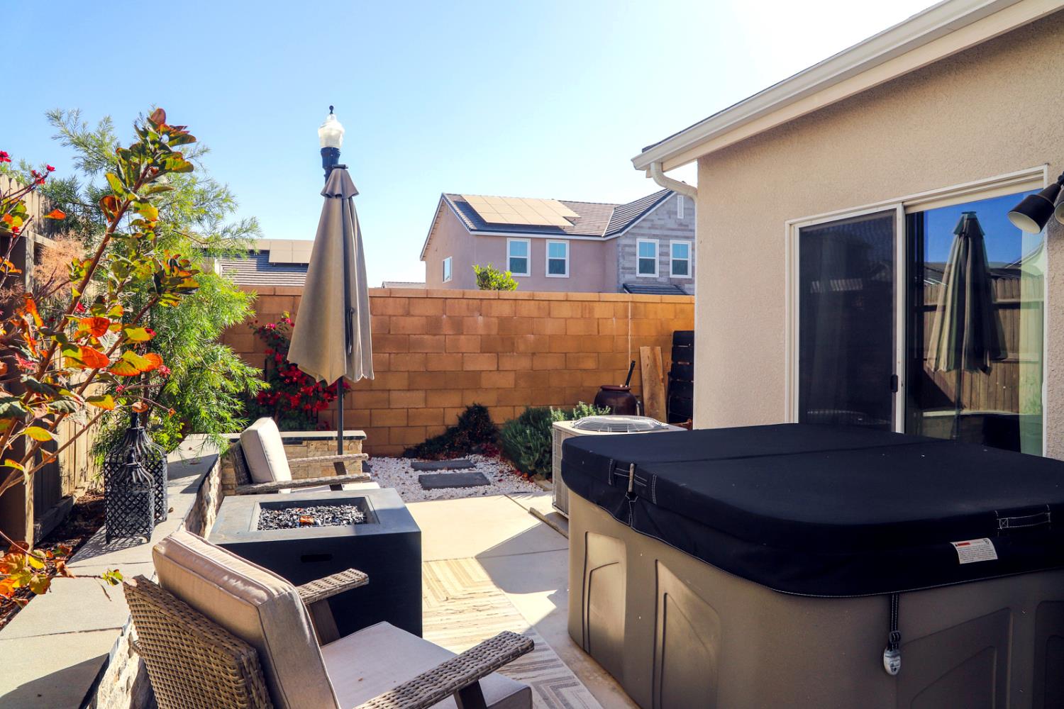 831 Ponderosa Way W, Madera, CA 93636