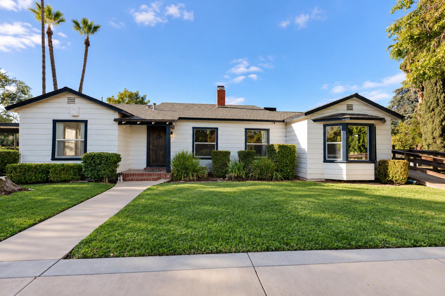 1718 S Inverness Way, Fresno, CA 93727