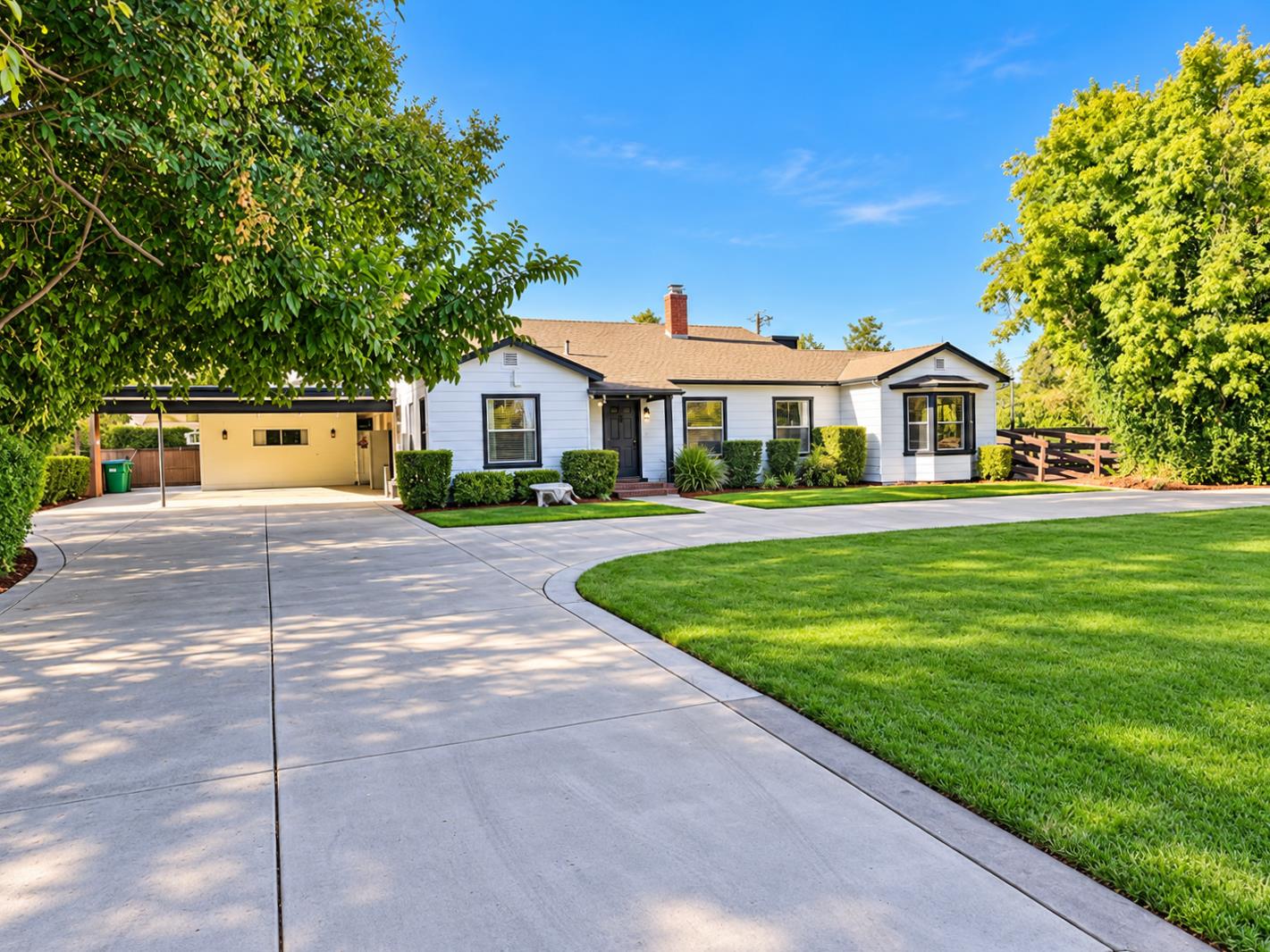 1718 S Inverness Way, Fresno, CA 93727