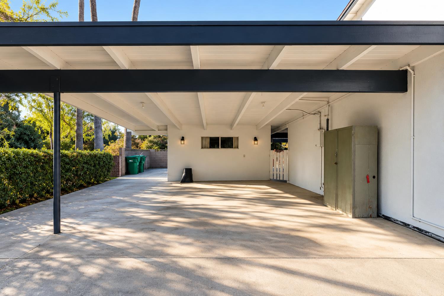 1718 S Inverness Way, Fresno, CA 93727