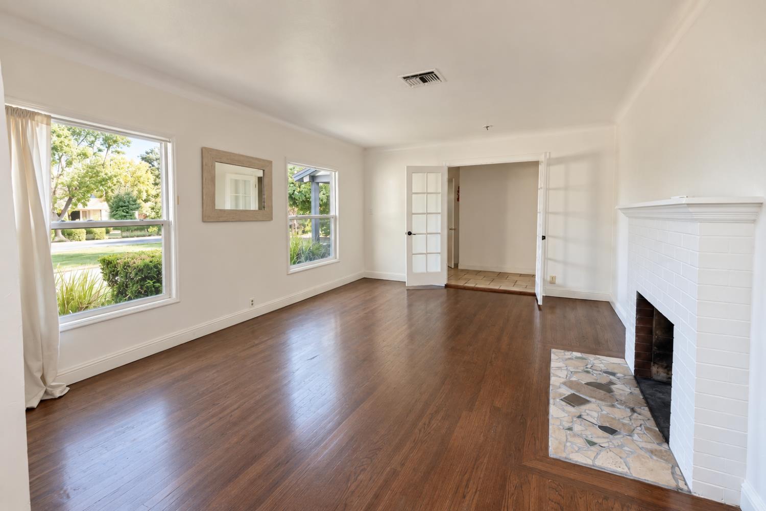 1718 S Inverness Way, Fresno, CA 93727