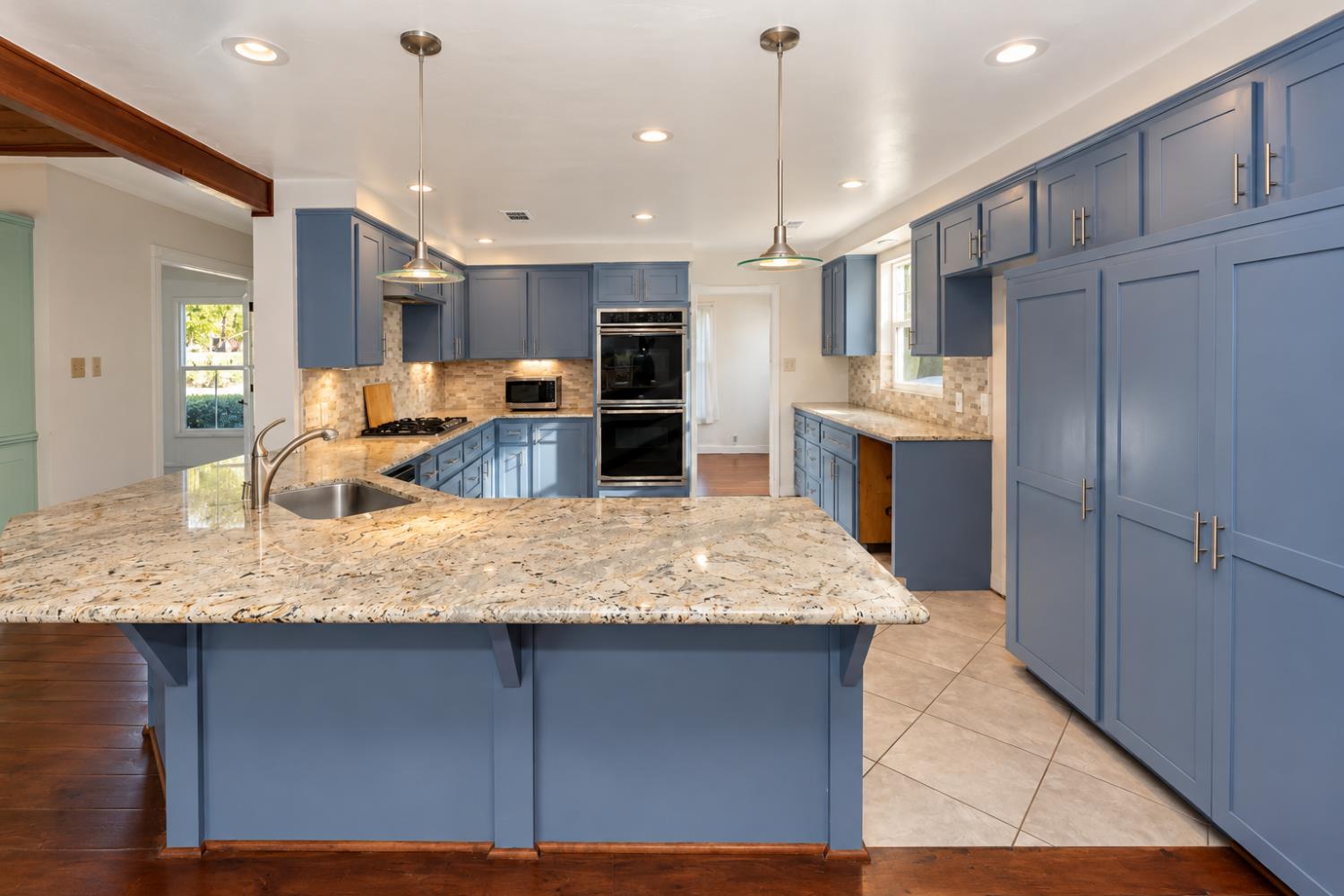 1718 S Inverness Way, Fresno, CA 93727