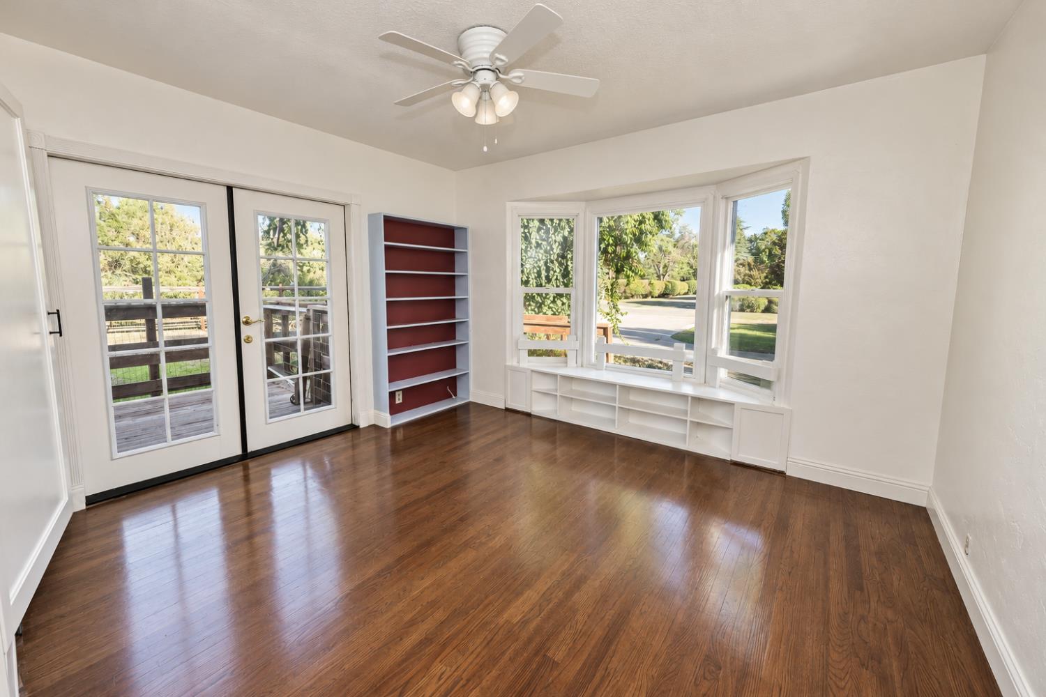 1718 S Inverness Way, Fresno, CA 93727