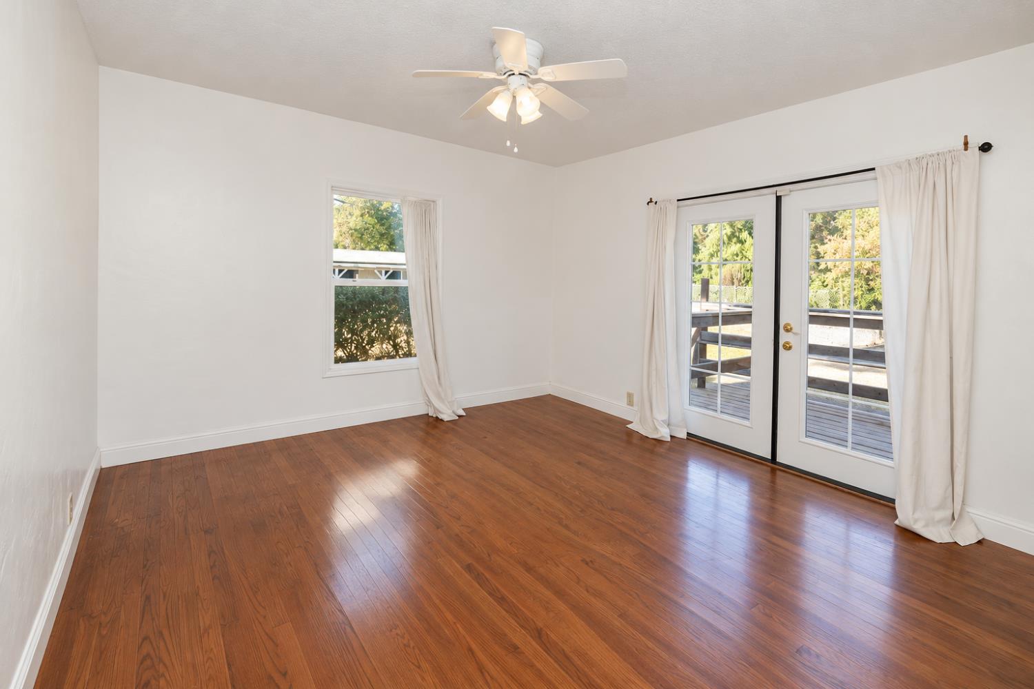 1718 S Inverness Way, Fresno, CA 93727