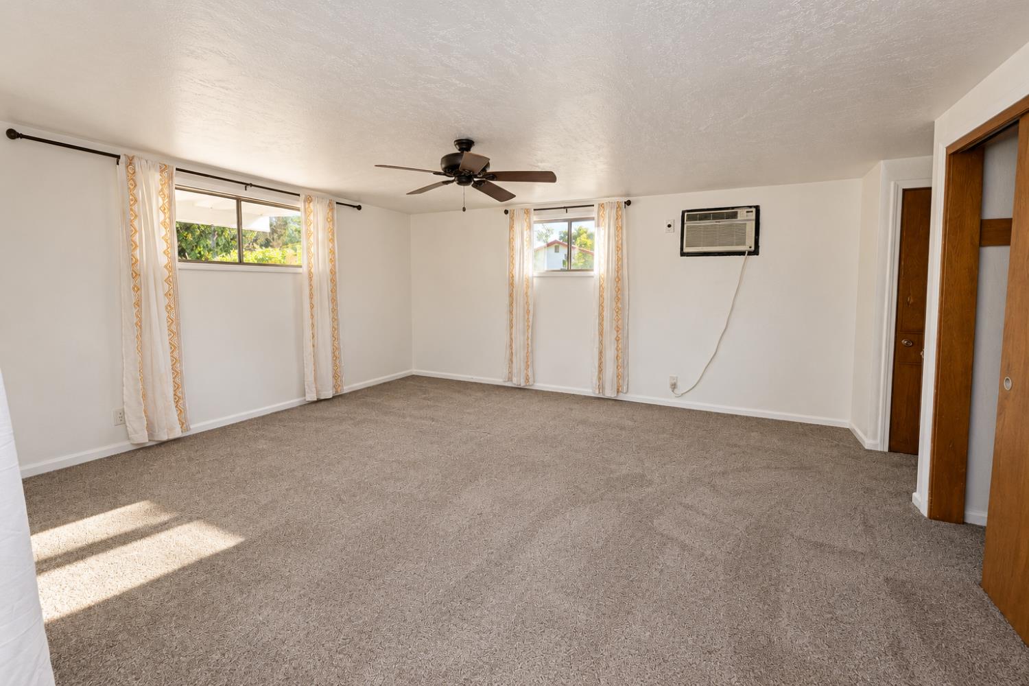 1718 S Inverness Way, Fresno, CA 93727