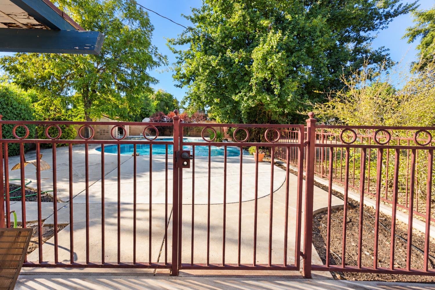 1718 S Inverness Way, Fresno, CA 93727