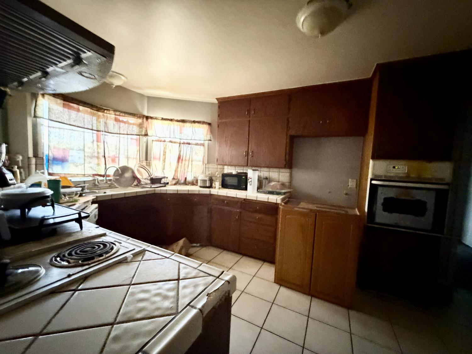 1639 N 6Th St, Fresno, CA 93703