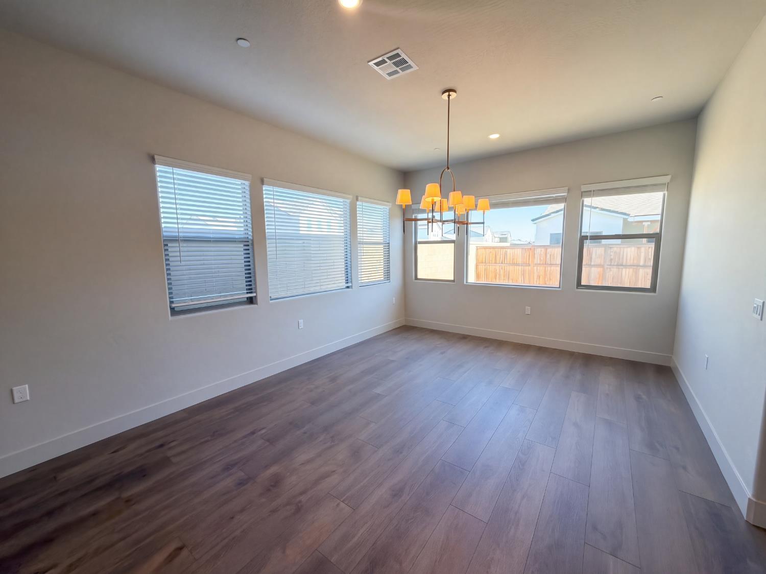 2287 N Marion Ave, Clovis, CA 93619