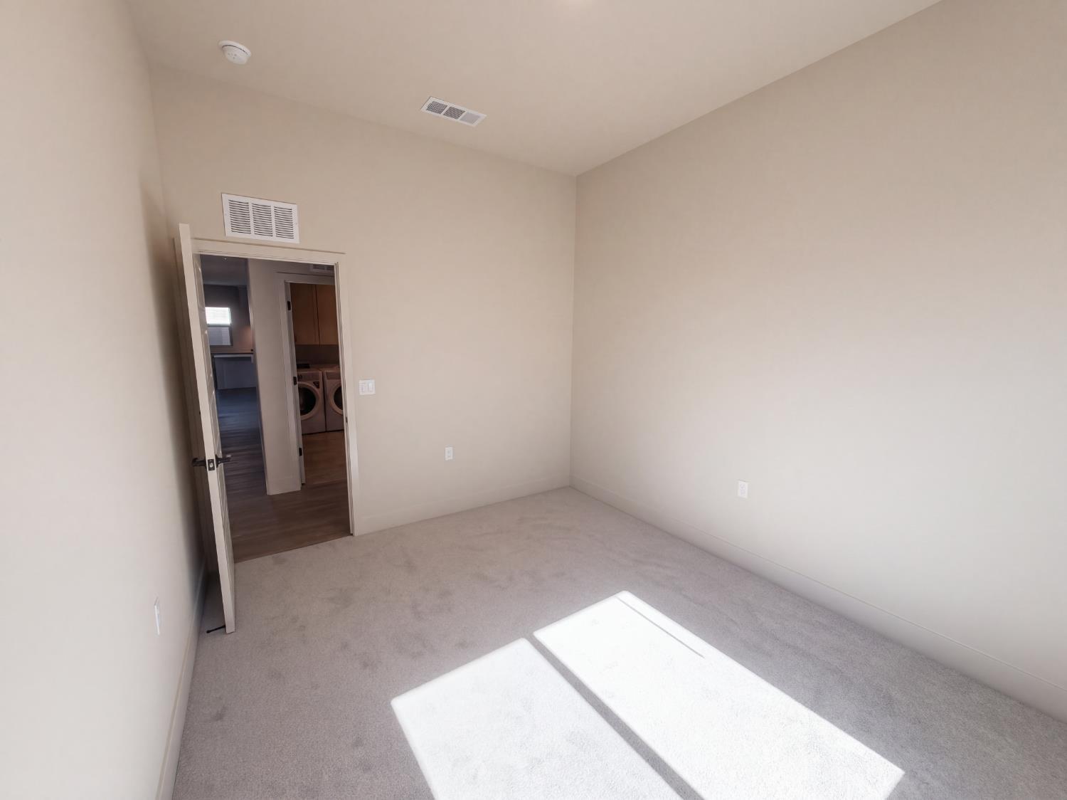2287 N Marion Ave, Clovis, CA 93619