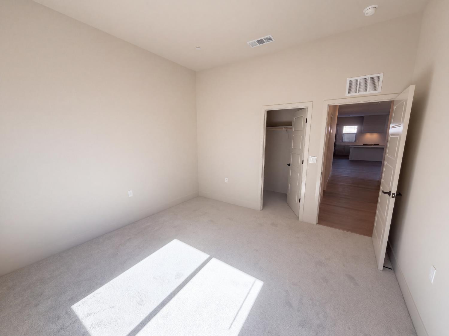 2287 N Marion Ave, Clovis, CA 93619