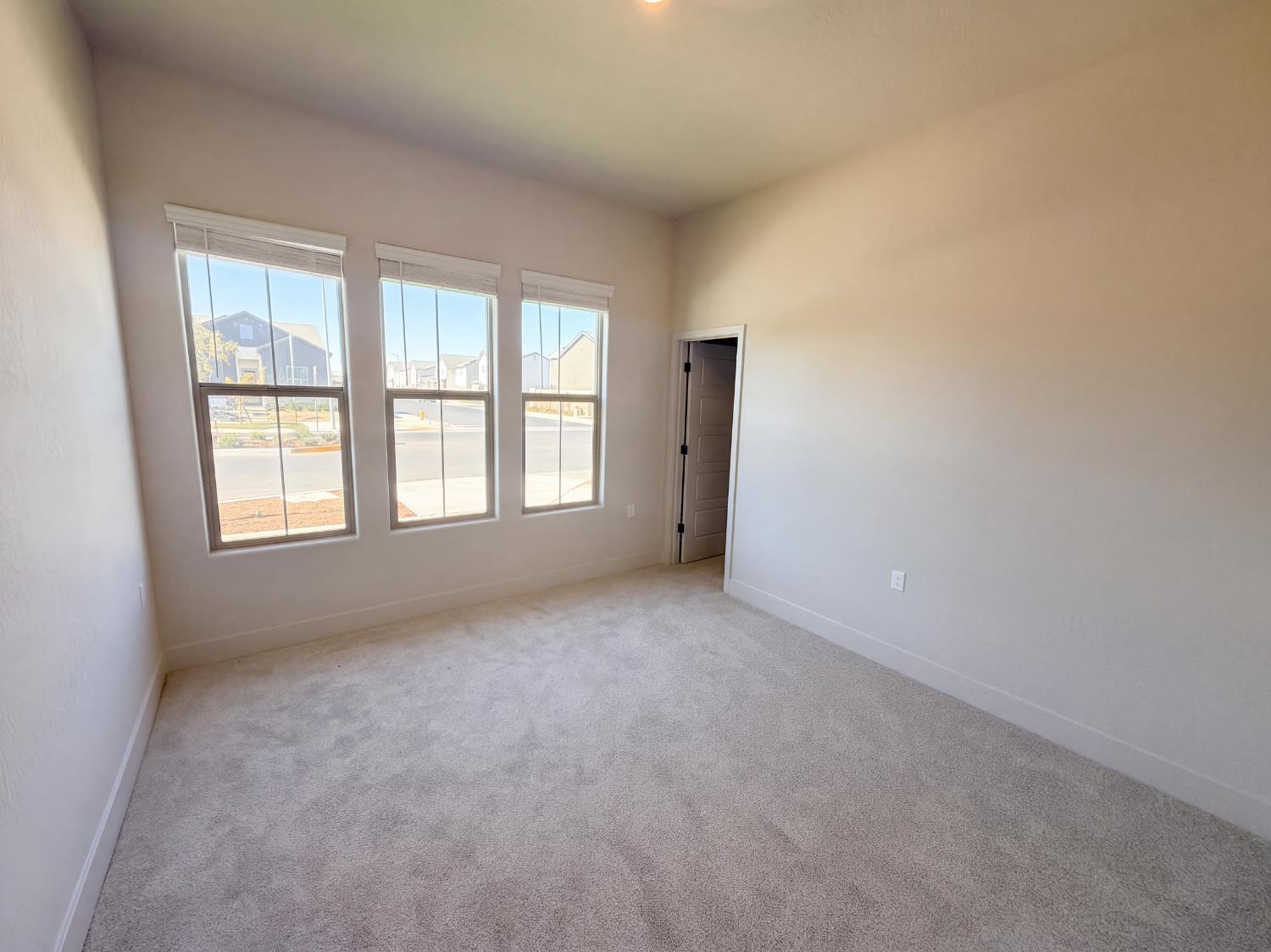 2287 N Marion Ave, Clovis, CA 93619