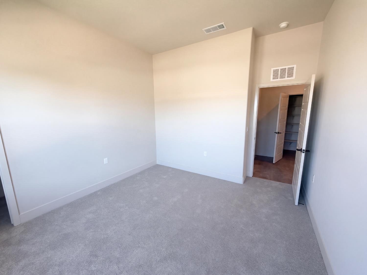 2287 N Marion Ave, Clovis, CA 93619