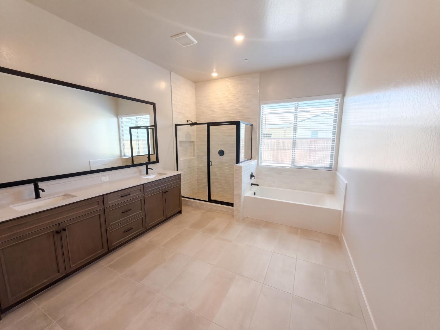 2287 N Marion Ave, Clovis, CA 93619