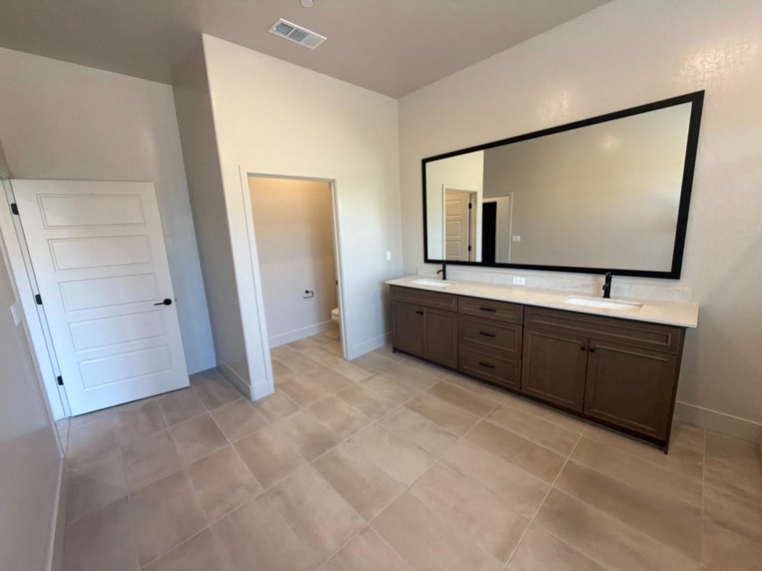 2287 N Marion Ave, Clovis, CA 93619