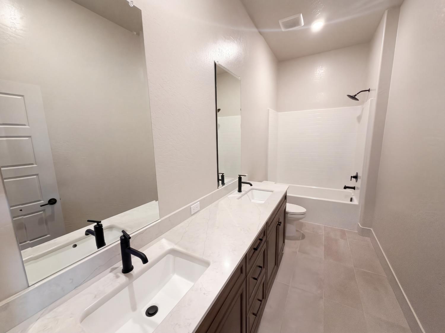 2287 N Marion Ave, Clovis, CA 93619